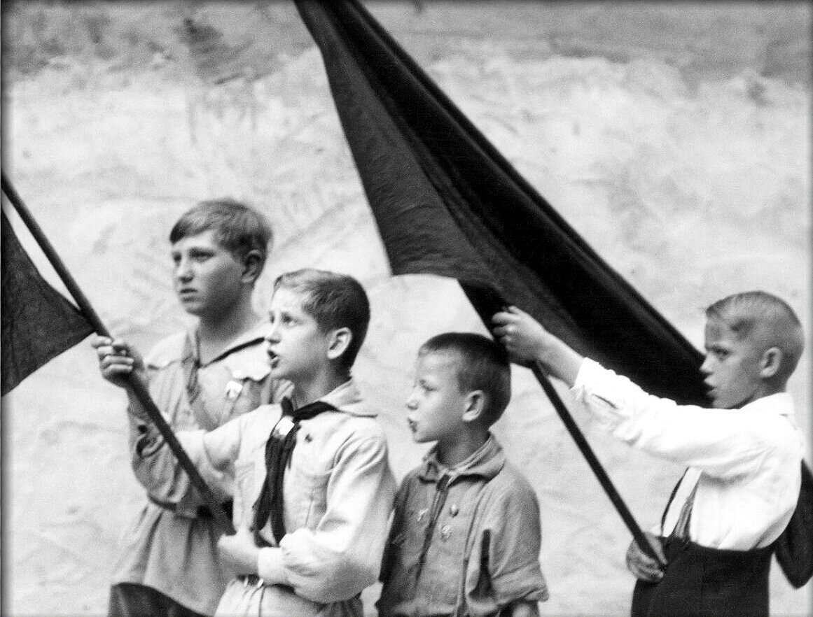 Pionieri a Berlino 1930 foto di Tina Modotti